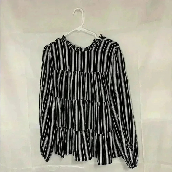 Savanna Jane Tops - Womens size medium savanna Jane brand top, #O508